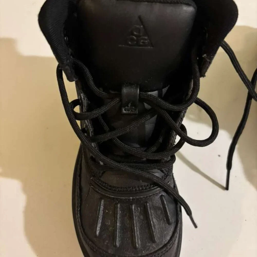 Unisex kids ACG Nike boots size 12C